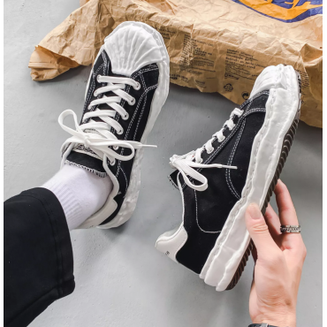 Trendy shoes low-top...
